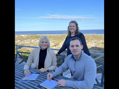 City Councilman Diamond and Councilwoman Key Sign Parent Pledge